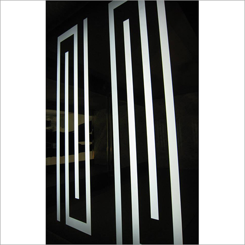 ऑटो क्लोजिंग डोर लिफ्ट