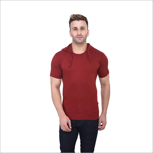 गोल गले की आधी आस्तीन वाली हूडी टी-शर्ट