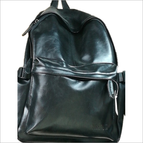 काला बैकपैक