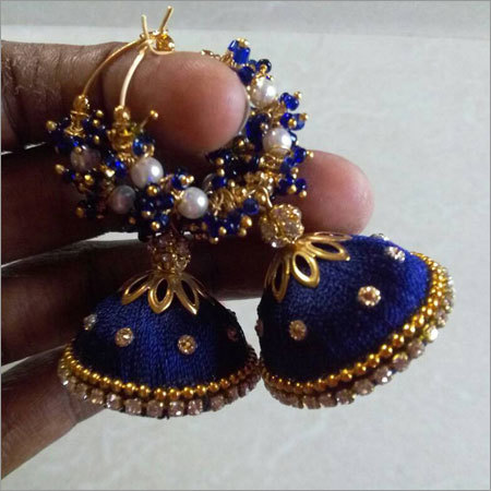 हस्तनिर्मित धागे के फैंसी झुमके