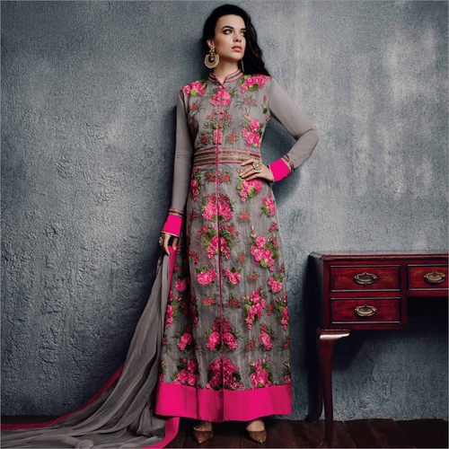 लेडीज़ पार्टी वियर सूट