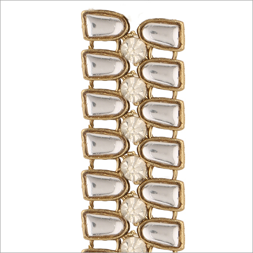 Topes Brooches