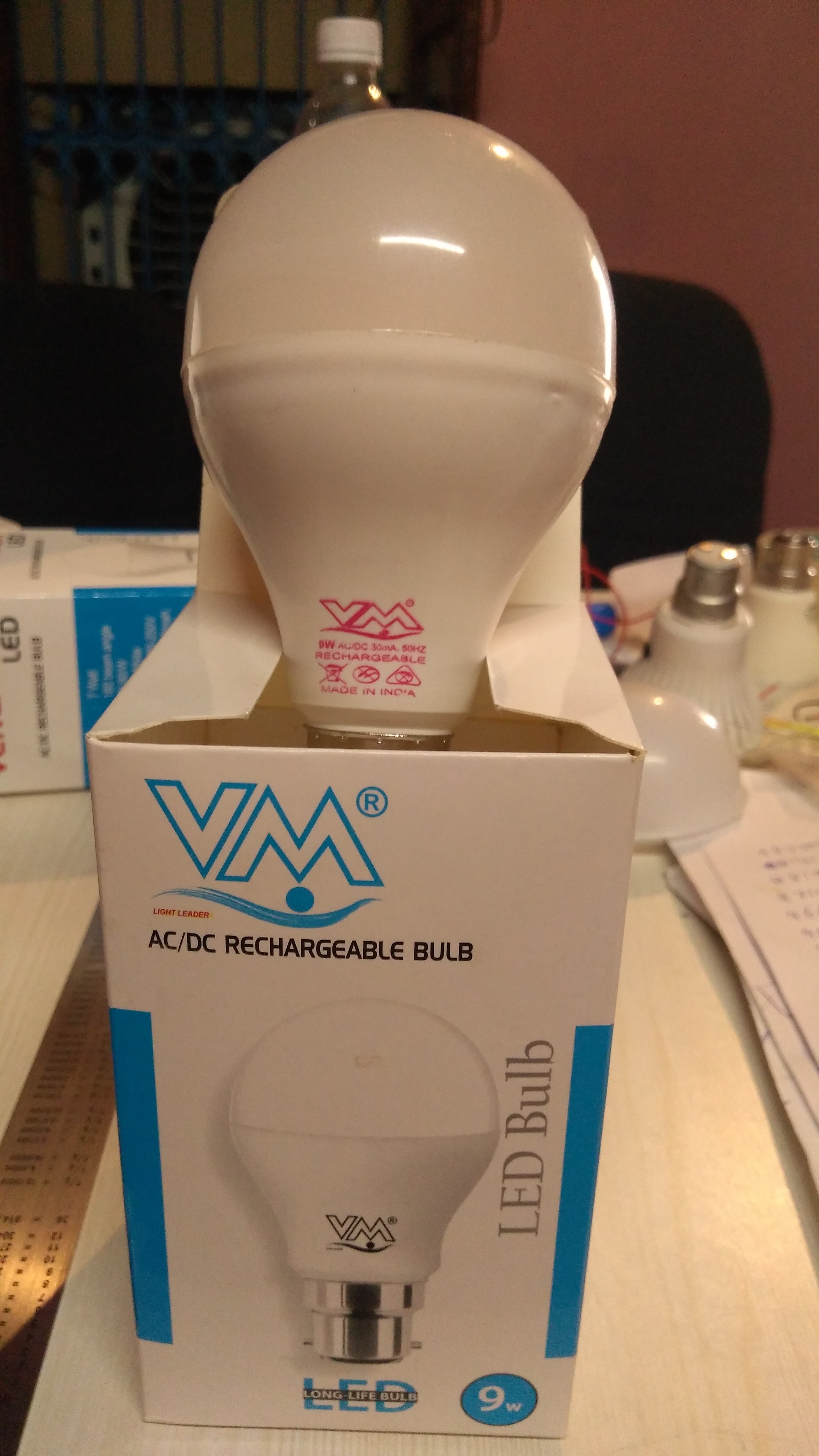Emergency Led Bulb 9w - Material: Pc, Color: Cool White, Temp: 6500k, Power: 9w, Input Voltage: 220v, Backup: 4hr | B22 Base, Flat Top Design, Power Factor: 0.9