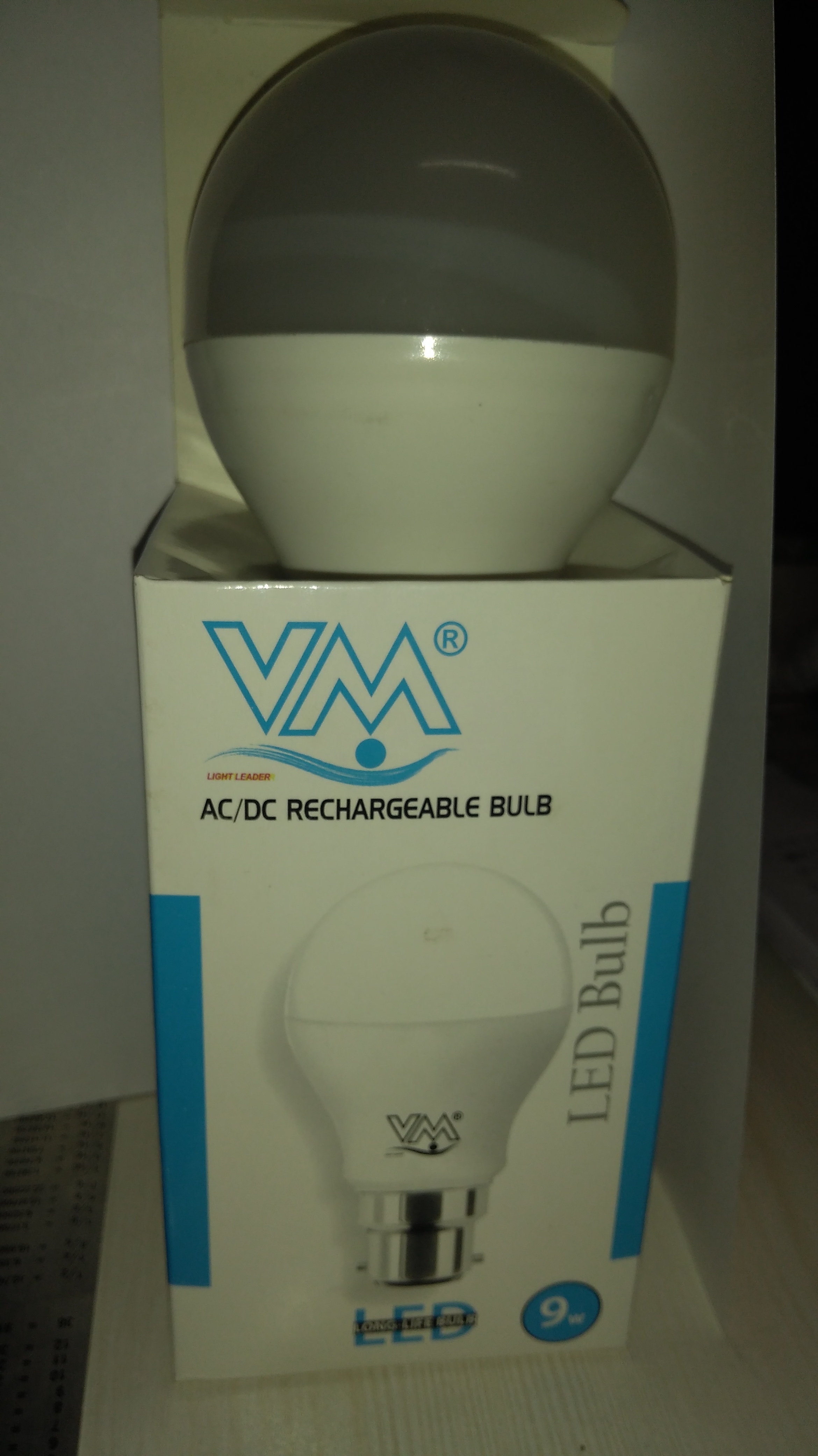 Emergency Led Bulb 9w - Material: Pc, Color: Cool White, Temp: 6500k, Power: 9w, Input Voltage: 220v, Backup: 4hr | B22 Base, Flat Top Design, Power Factor: 0.9