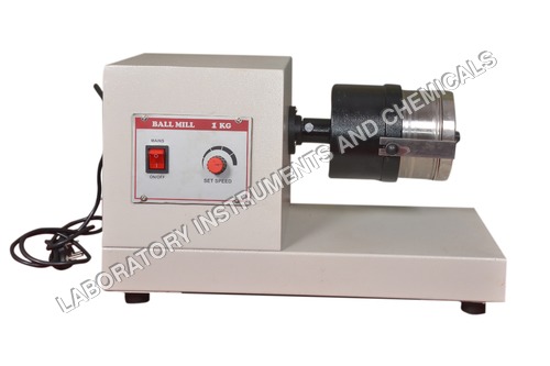 व्हाइट बॉल मिल्स