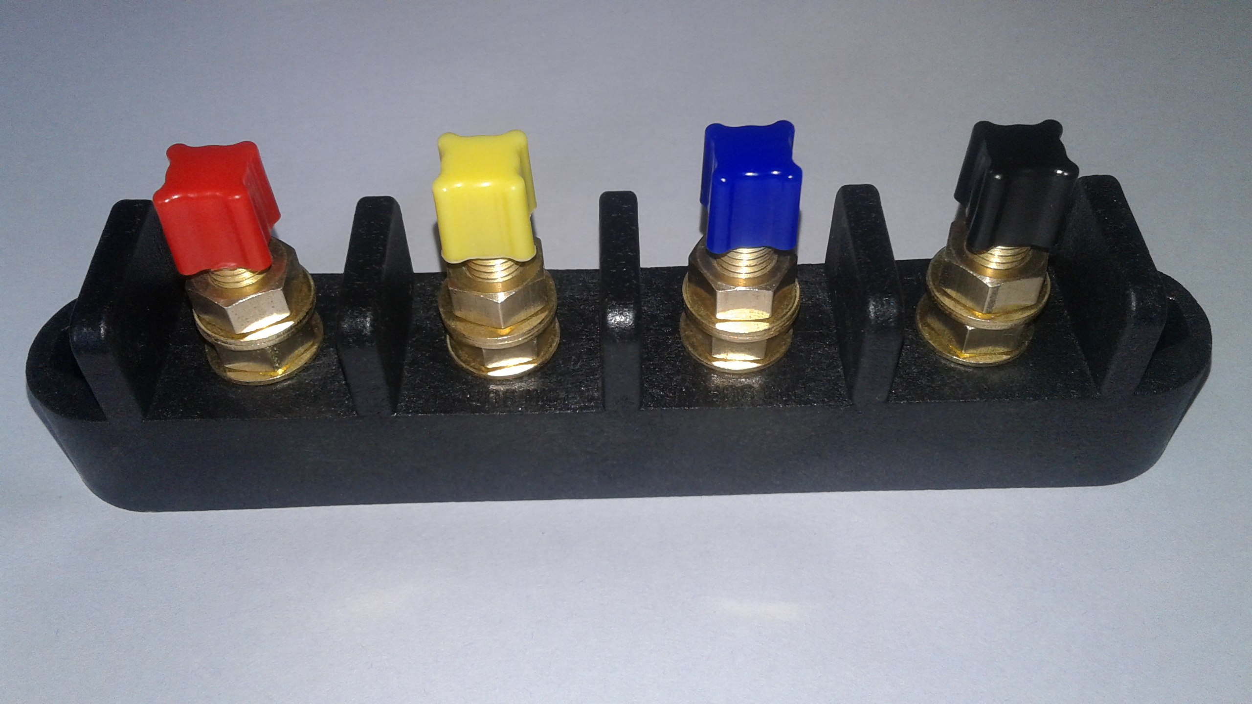 Terminal Block (Brass Bolt) Application: Industrial
