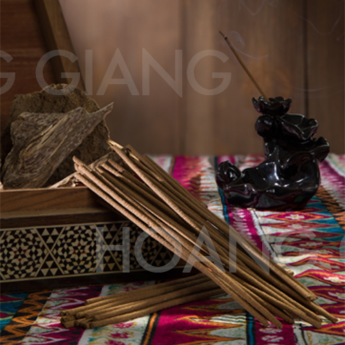 Organic Oud Stick - Agarwood Material, 3mm Diameter, 16cm Height | 30-40min Burning Duration, Ideal For Religious And Spiritual Events