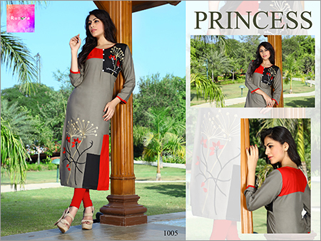 महिलाओं के डिजाइनर कुर्तीस