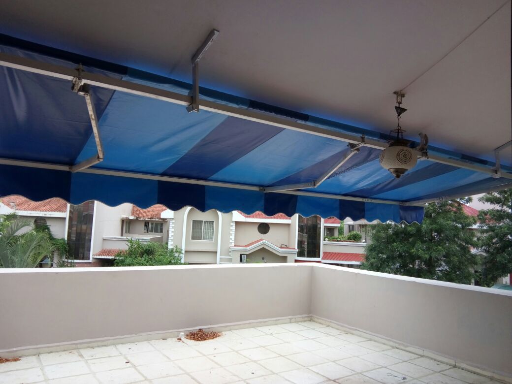 Red Commercial Retractable Awning