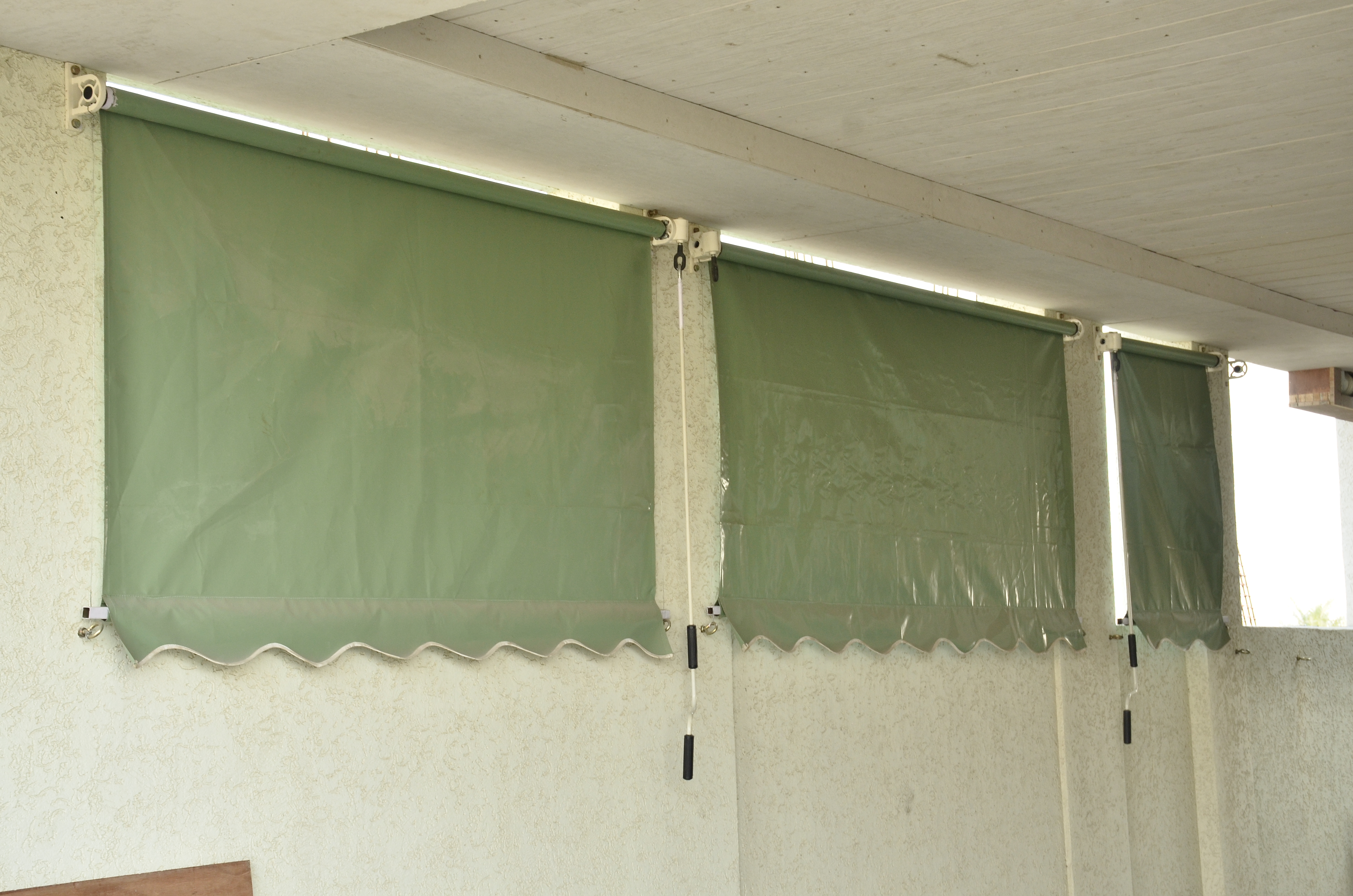 Vertical Awning - Plastic Frame, Blu & White Color | Seamless Finish, Weather Resistant, Long Service Life, Easy Maintenance, Light-weight