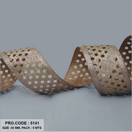 साड़ी के लिए गोल्डन कट वर्क लेस