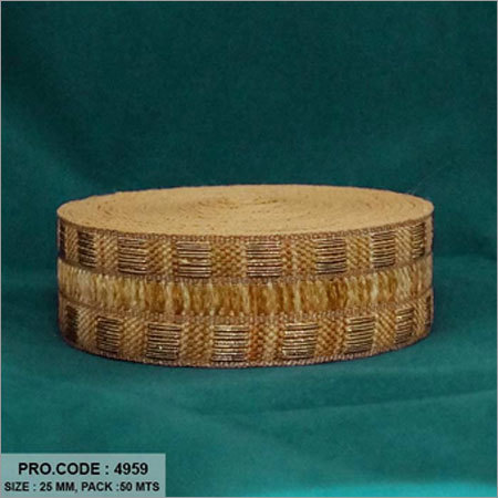 फैंसी लेस