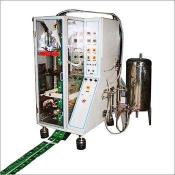 Automatic twin track liquid packing machine