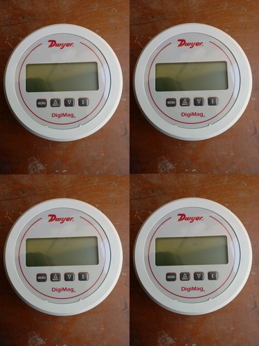 Dwyer USA DM-1112 डिजी मैग डिजिटल प्रेशर गेज wc में 0 से 100 की रेंज के साथ