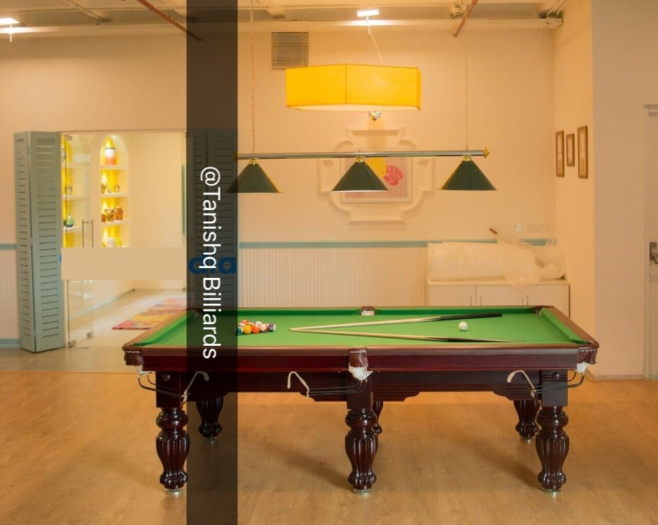 English Pool Table - Cue Forearm: Ash Wood