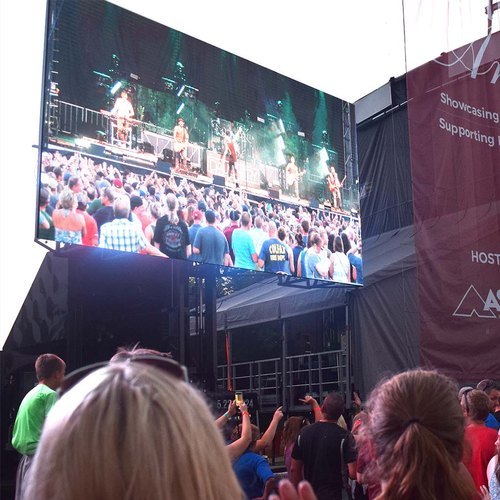 P6 Outdoor LED Display Video Wall - 960mm x 960mm, Full Color, 4500 cd/m2 Brightness, IP65 Protection, Online/Offline Control