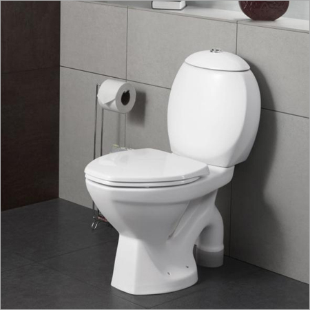 फ्लोर माउंटेड कपल्ड क्लॉसेट