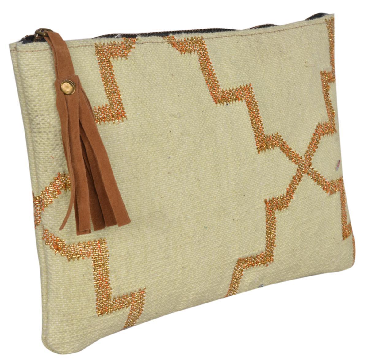 Silver Zari Dhurrie Clutch Bag Gender: Women