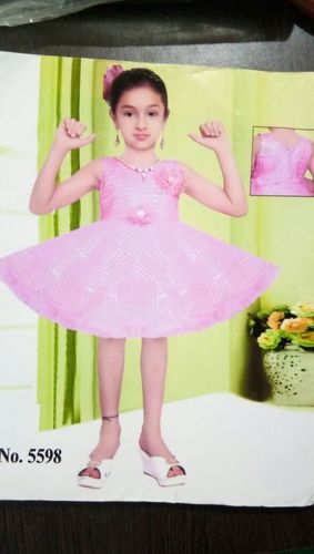 बच्चों का लंबा फ्रॉक