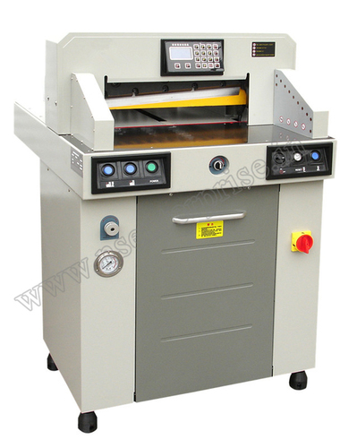 Hydraulic Paper Cutter - 670x80x30 mm, 2200W Power Efficiency | Low Noise Operation, 500 Sheet Capacity