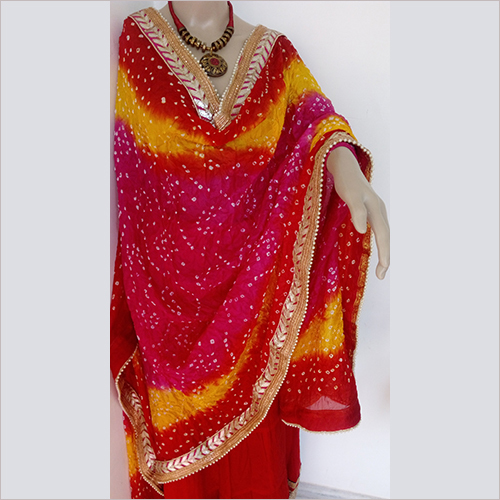 छाया हुआ दुपट्टा