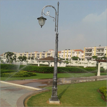 पोल स्ट्रीट लाइट