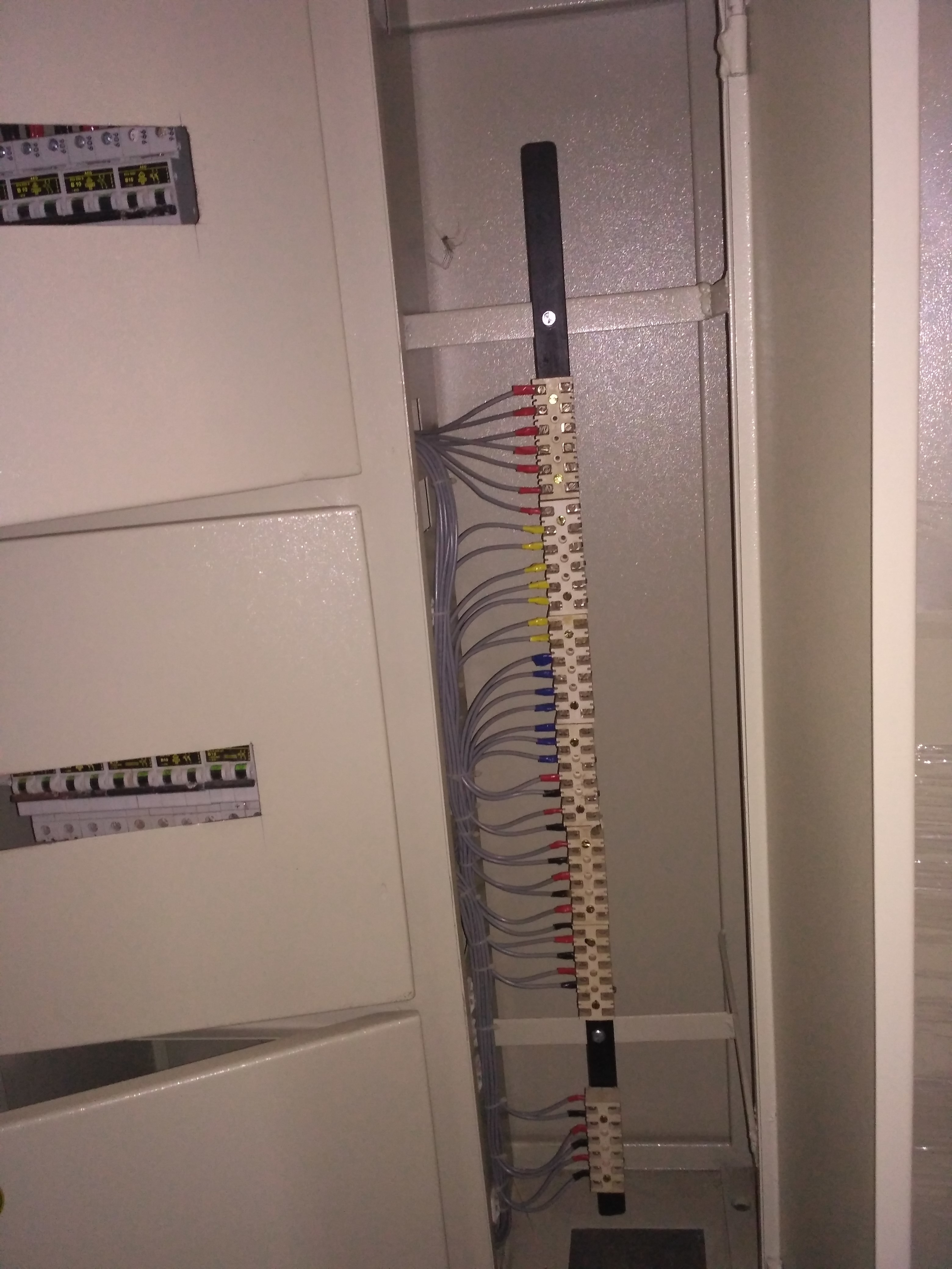 Distribution Panel - Metallic Ip40 Power Distribution, Beige Wall Mount, Variable Dimensions, Reliable Long-term Performance