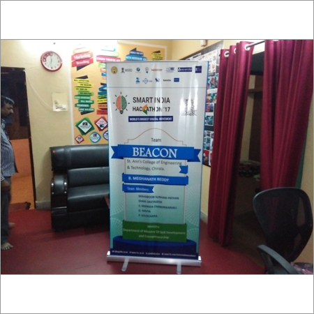 रोल अप बैनर स्टैंड