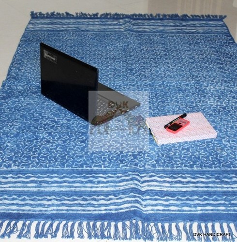 हैंड प्रिंटेड इंडिगो कॉटन रग्स