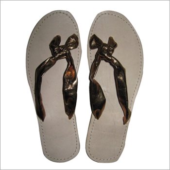 फ्लैट चप्पलें