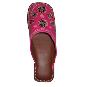Embroidered Ladies Mojari