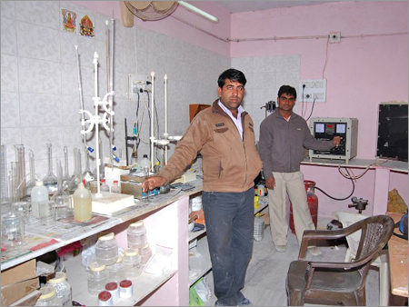 खनिज और रिफ्रेक्टरी