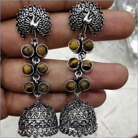 सिल्वर इयरिंग