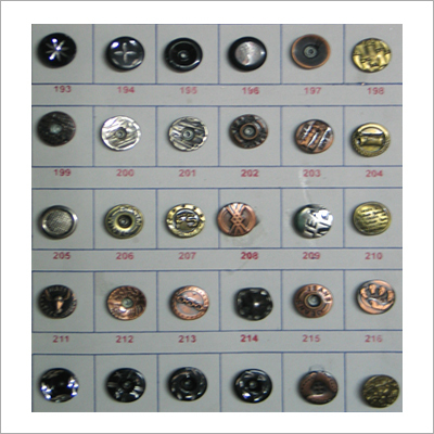 कीलक बटन