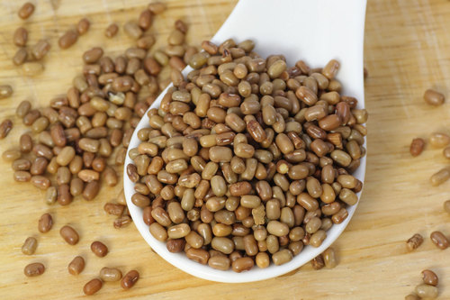 मोतिया की फलियाँ