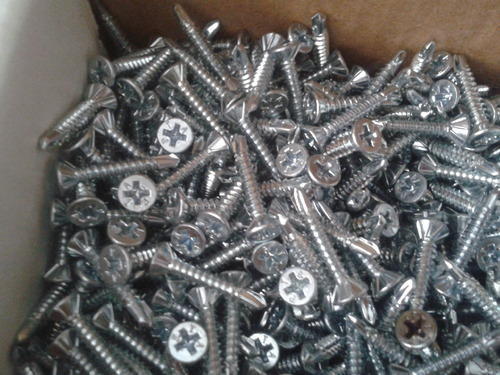Hilux Screw