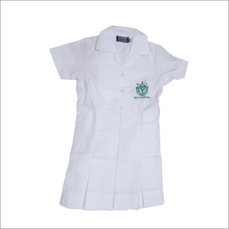 लड़कियों का स्कूल यूनिफ़ॉर्म