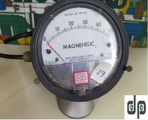 ड्वायर यूएसए मैग्नेहेलिक गेज 0 से 50 मिमी डब्ल्यूसी माप का दबाव: गैस