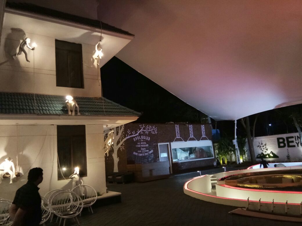 Garden Tensile Structure - Steel, Custom Sizes, Multicolor, Uv Resistant, 650 Gsm Pvc Wall Panels, Horizontal Open Style, Sliding Windows