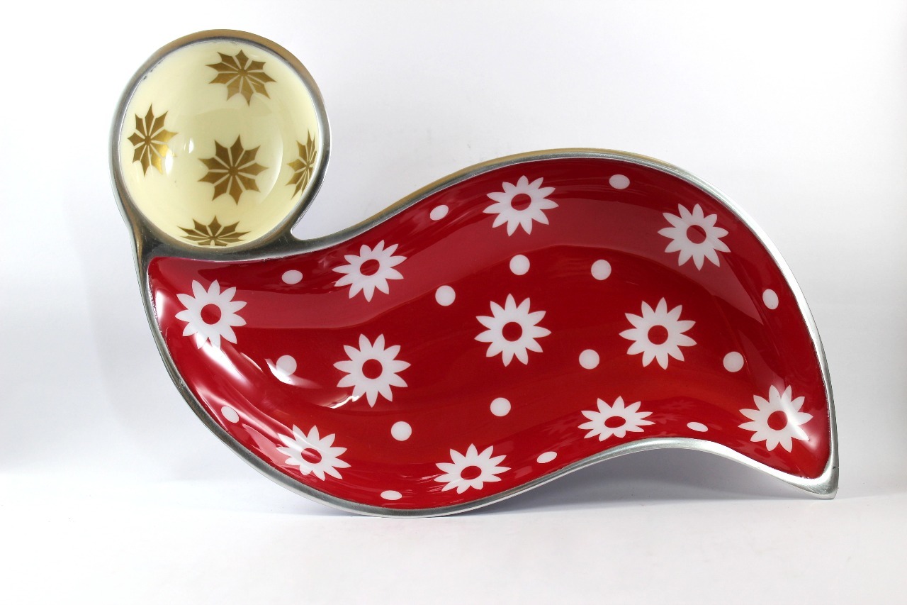 Chip And Dip Leaf Tray - Aluminum Alloy, 330.2mm Thick, Matte Black | Alluring Flowery Design, Compact Yet Spacious, Ideal For Snacks & Gifting