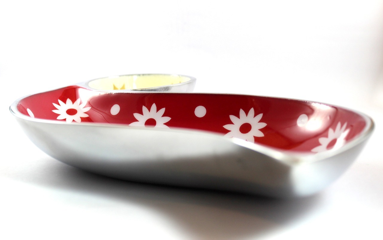 Chip And Dip Leaf Tray - Aluminum Alloy, 330.2mm Thick, Matte Black | Alluring Flowery Design, Compact Yet Spacious, Ideal For Snacks & Gifting