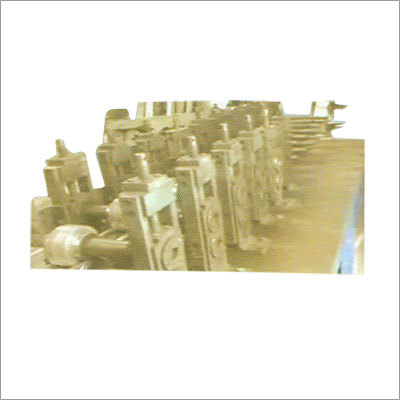 रोल बनाने की मशीन