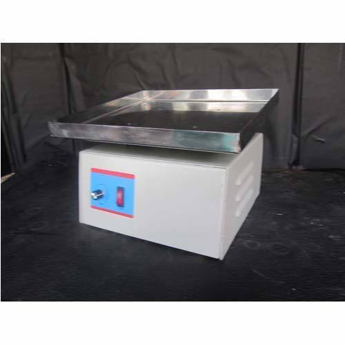 रॉकिंग प्लेटफ़ॉर्म - सिंगल टियर आयाम (L* W* H): 500 X 250 X 300 मिलीमीटर (Mm)