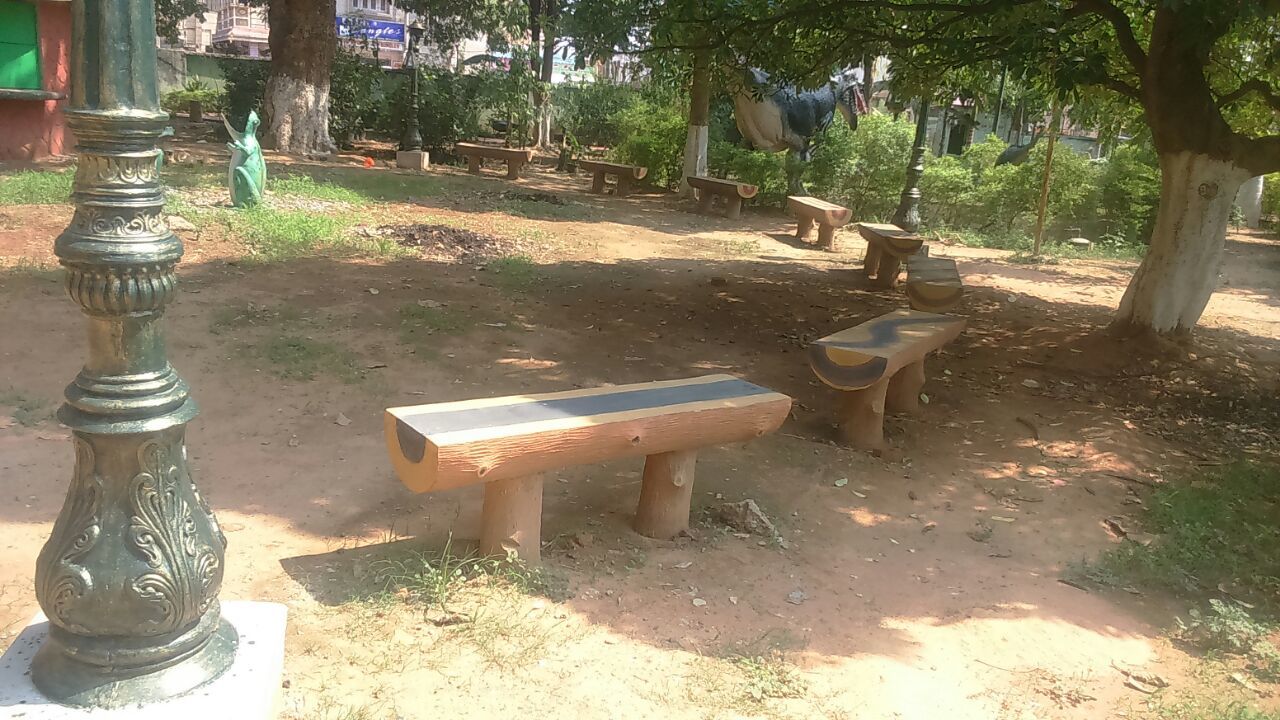 Rcc Bench - Concrete, 6 Feet Long X 1.5 Feet Wide X 1.8 Feet High | Gray, Natural Finish, 150 Lbs Weight