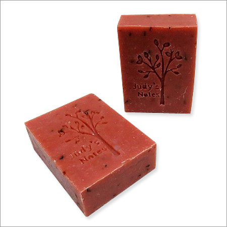 मलाईदार गुलाब बार हस्तनिर्मित साबुन