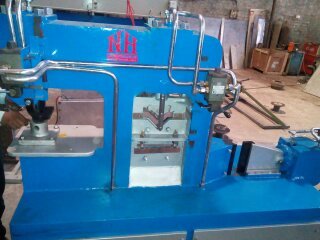 Bus Bar Bending - Mild Steel, Hydraulic Cutting Machine | Semi Automatic Cutting, Electric Drive, Automatic Feeding, Manual Control