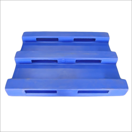 Blue Plastic Rotomolding Pallet 3 Runner 4 Way Entry