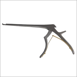 Kerrison Punch एक सटीक औजार है जो सर्जिकल प्रक्रियाओं में उपयोग किया जाता है। यह उच्च गुणवत्ता वाले स्टील से बना है और इसकी डिज़ाइन इसे सटीकता के साथ काटने और आकार देने की अनुमति देती है। इसे सामान्यत: न्यूरोसर्जरी और ऑर्थोपेडिक सर्जरी में उपयोग किया जाता है।