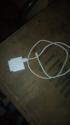 एंड्रॉइड मोबाइल चार्जर