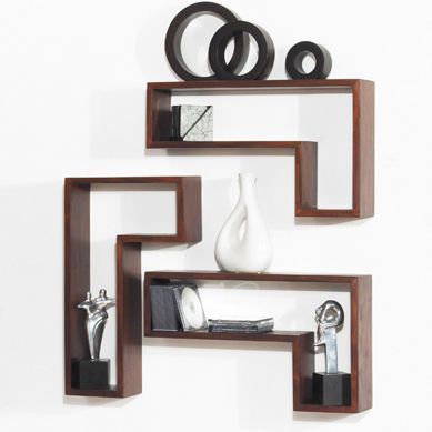 लकड़ी की दीवार पर लटकन